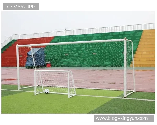 足球架生锈的隐患与解决方案探讨如何保障青少年足球运动的安全与发展